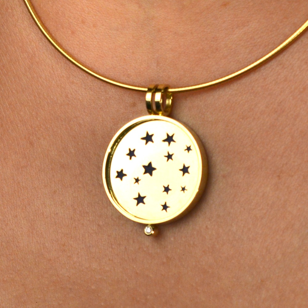 Rudolf Heltzel lapis lazuli and 18ct yellow gold pendant with 18ct yellow gold choker