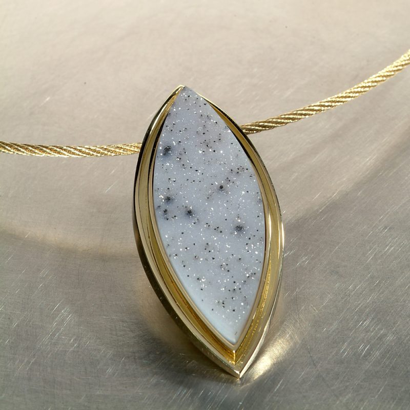Handcrafted Rudolf Heltzel 18ct yellow gold pendant with braided 18ct yellow gold choker