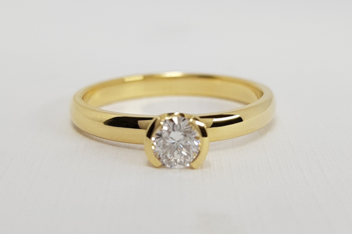 Handcrafted Rudolf Heltzel Diamond Solitaire 18ct Yellow Gold Engagement Ring With Semi-Bezel Setting