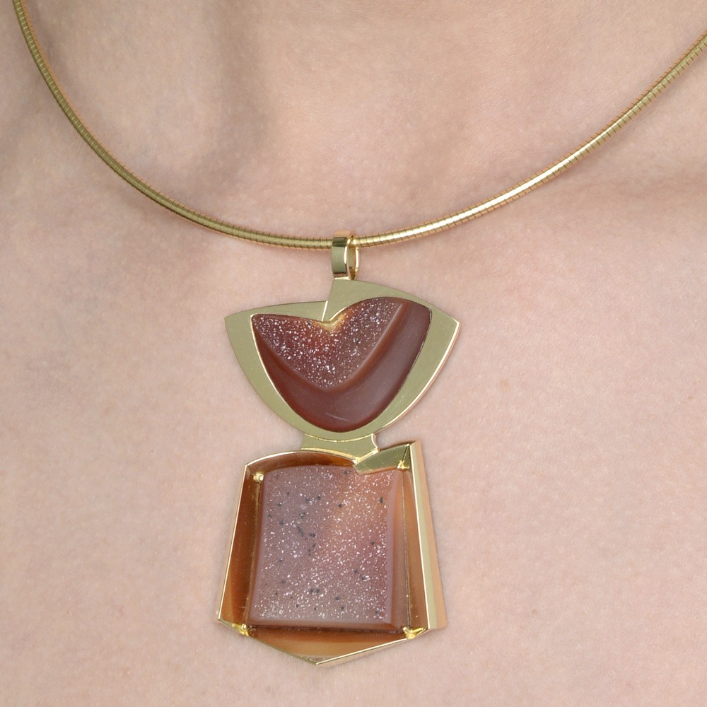 Handcrafted Rudolf Heltzel 18ct yellow gold pendant set with 2 sculpted Druzy stones