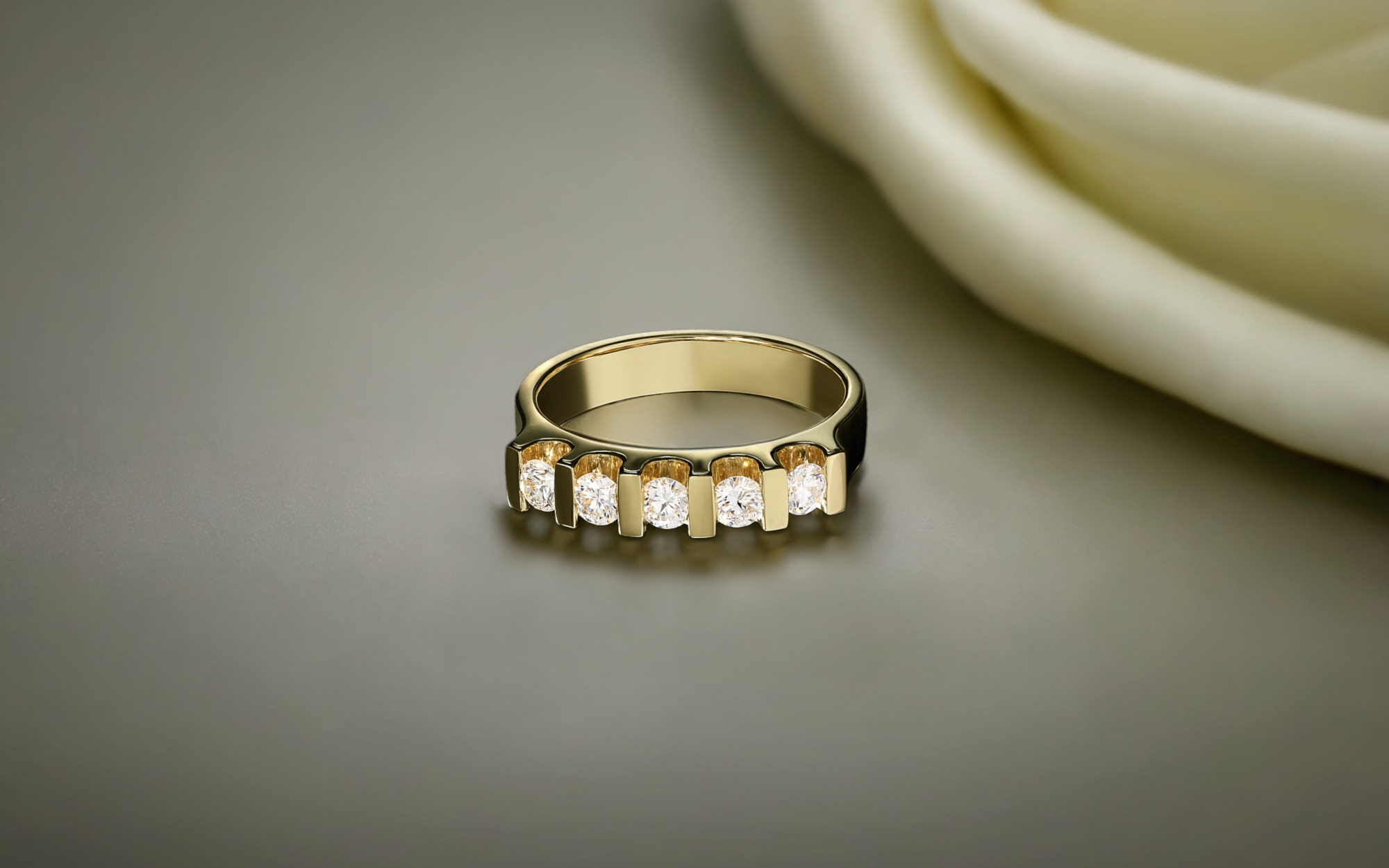 Rudolf Heltzel 5 Stone Diamond And Yellow Gold Engagement Ring