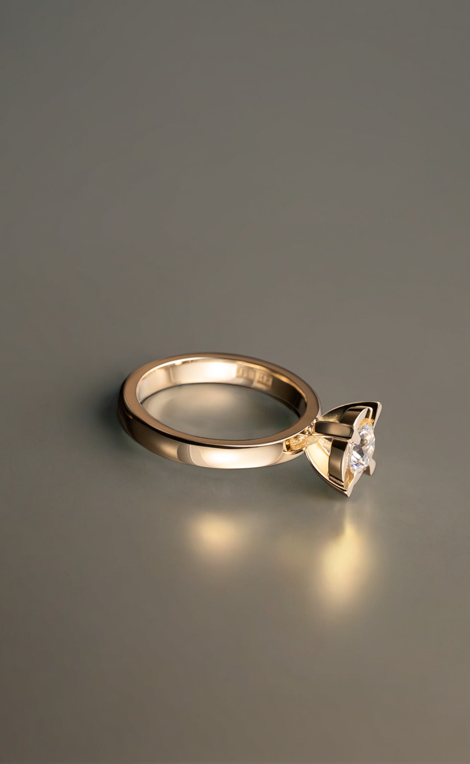 Sculpted Claw Diamond Solitaire Ring In Yellow Gold
